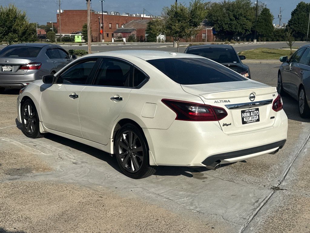 Used 2018 Nissan Altima 2.5 SR w/ SR Special Edition FWD image 3