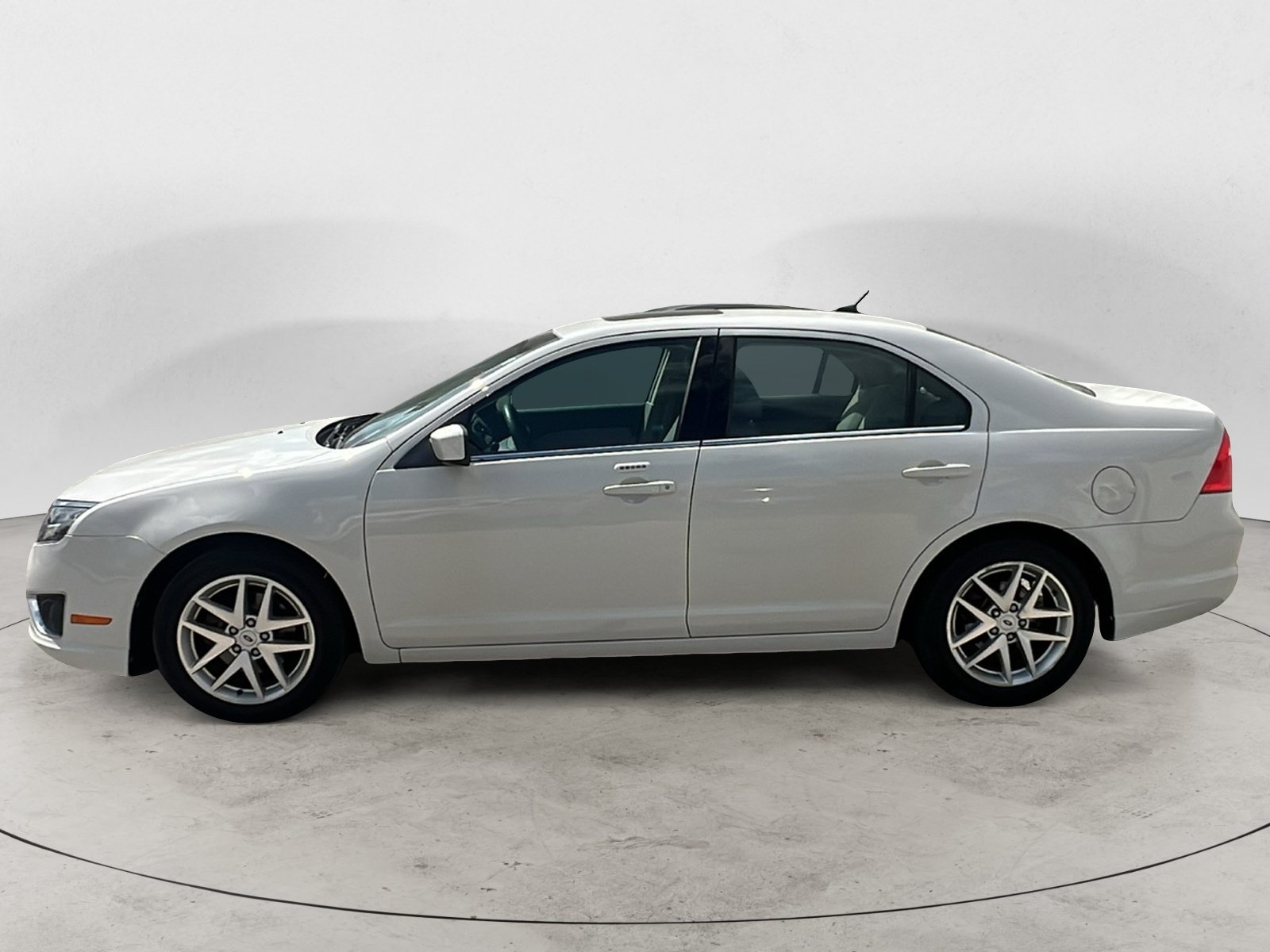 Used 2012 Ford Fusion SEL FWD image 3