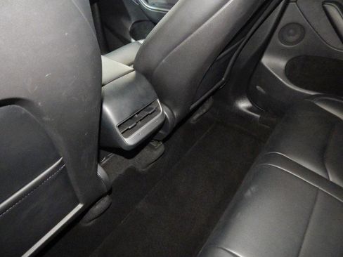 Used 2023 Tesla Model Y AWD image 33