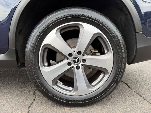 Used 2018 Mercedes-Benz GLC 300 4MATIC w/ Multimedia Package image 36
