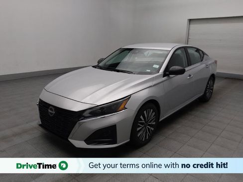 Used 2024 Nissan Altima 2.5 SV image 1