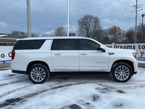 Used 2024 GMC Yukon XL Denali image 2