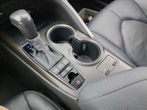 Used 2022 Toyota Camry XSE w/ Cold Weather Package FWD image 23