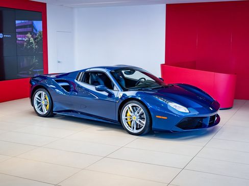 Used 2017 Ferrari 488 Spider image 27