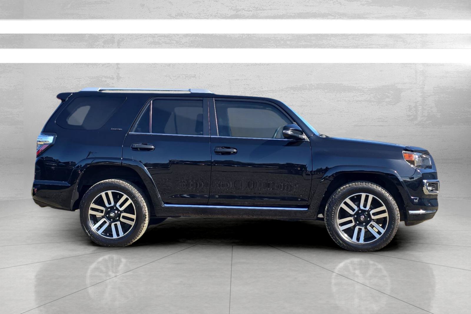 Used 2021 Toyota 4Runner Limited AWD/4WD image 3