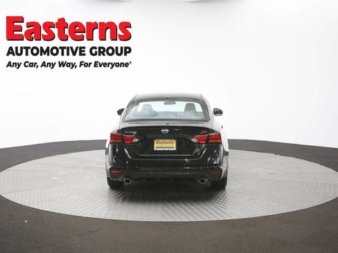 Used 2025 Nissan Altima 2.5 SR FWD image 33