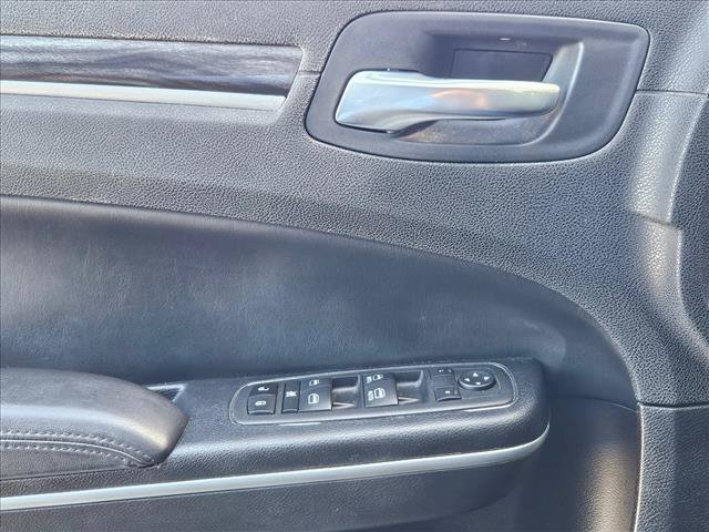 Used 2022 Chrysler 300 Touring RWD image 13