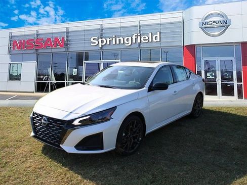 New 2025 Nissan Altima 2.5 SR w/ SR Premium Package image 3