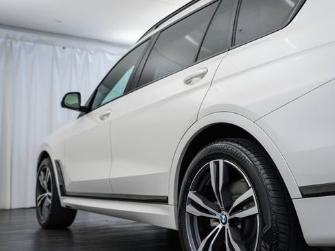 Used 2021 BMW X7 xDrive40i w/ M Sport Package AWD/4WD image 32