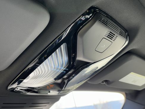 Used 2026 BMW X5 xDrive50e w/ M Sport Package image 31