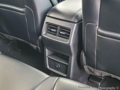 Used 2023 Ford Edge SEL image 25