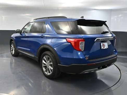 Used 2022 Ford Explorer XLT w/ Equipment Group 202A image 9