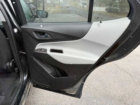 Used 2022 Chevrolet Equinox LS w/ LS Convenience Package image 30