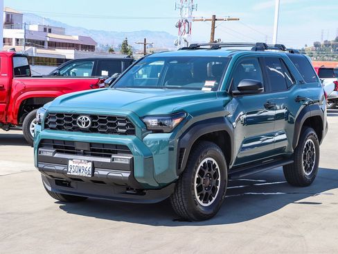 Used 2025 Toyota 4Runner TRD Off-Road image 3