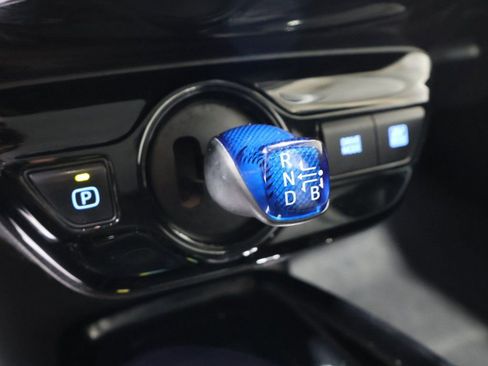 Used 2022 Toyota Prius XLE image 28