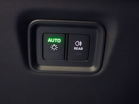 New 2026 Porsche Cayenne GTS image 38