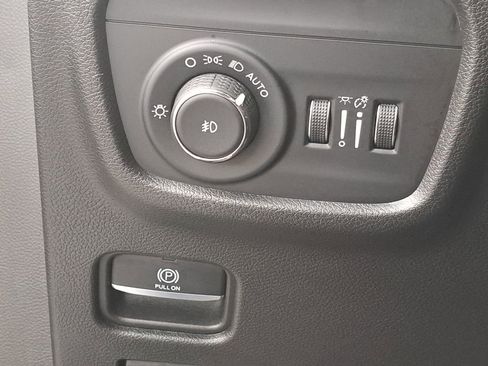 Certified 2022 Jeep Grand Cherokee L Limited AWD/4WD image 28