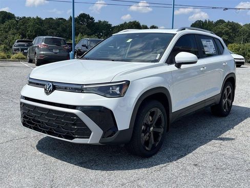 Used 2025 Volkswagen Taos SEL AWD/4WD image 9