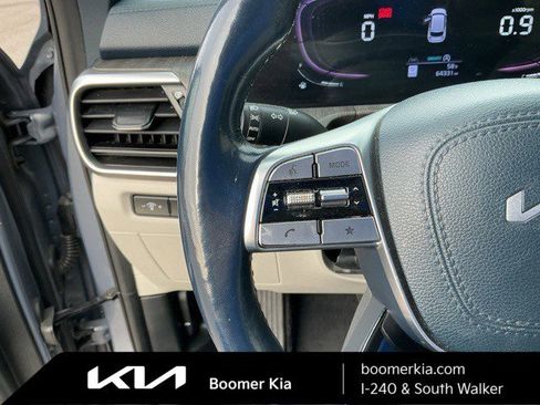 Used 2024 Kia Telluride EX w/ EX Captain's Chair Package image 20