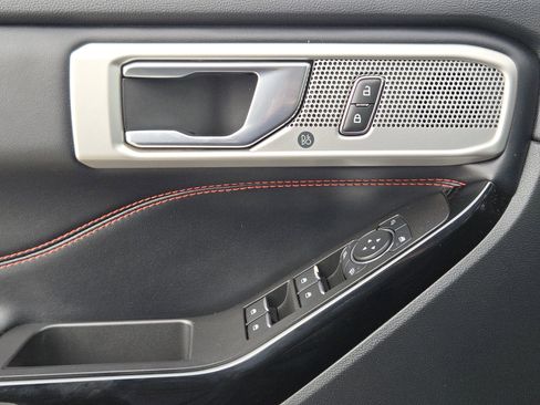 Used 2022 Ford Explorer ST-Line image 23