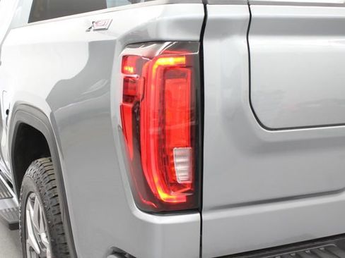 Used 2023 GMC Sierra 1500 SLT w/ SLT Premium Package AWD/4WD image 10
