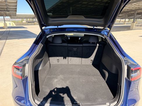 Used 2022 Tesla Model Y Long Range AWD/4WD image 17
