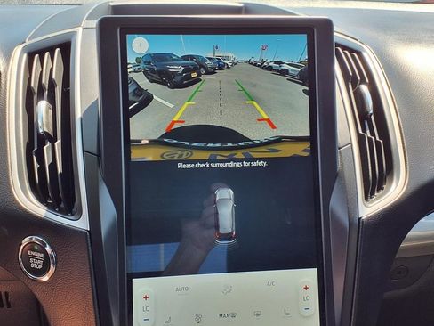 Used 2024 Ford Edge SEL image 18