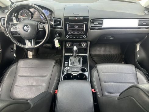 Used 2013 Volkswagen Touareg Sport AWD/4WD image 14