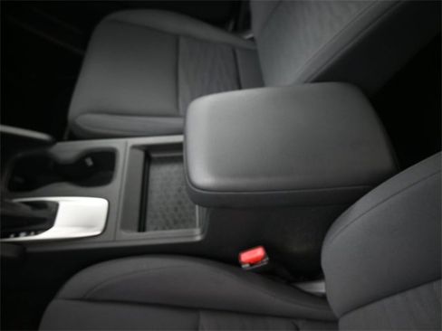 Used 2023 Nissan Frontier S image 32