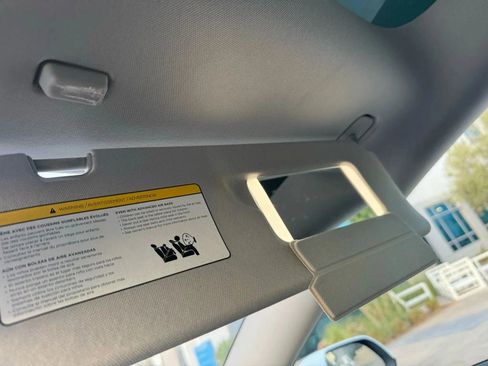 Used 2023 Tesla Model 3 Standard Range image 23