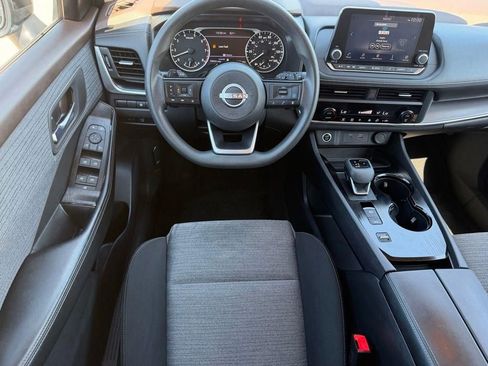 Used 2023 Nissan Rogue SV FWD image 9