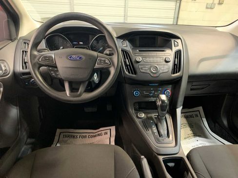 Used 2016 Ford Focus SE image 4