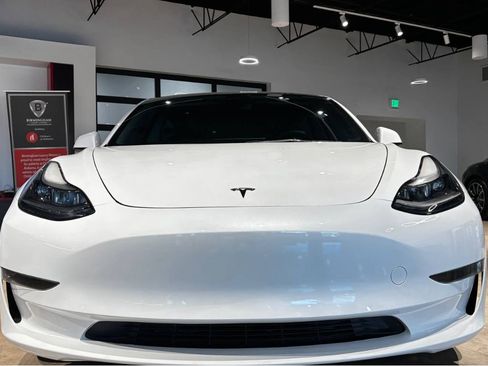 Used 2023 Tesla Model 3 Standard Range image 3