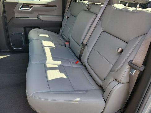 Used 2025 Chevrolet Silverado 1500 LT Trail Boss w/ LT Trail Boss Premium Package AWD/4WD image 16