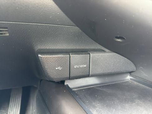 Used 2023 Toyota Camry SE w/ Cold Weather Package FWD image 20