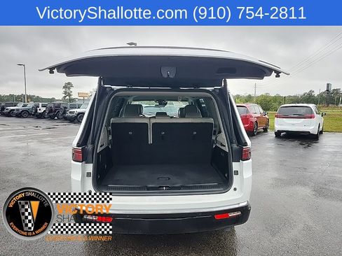 Used 2023 Jeep Wagoneer Series III w/ Preferred Equipment Group RWD image 21