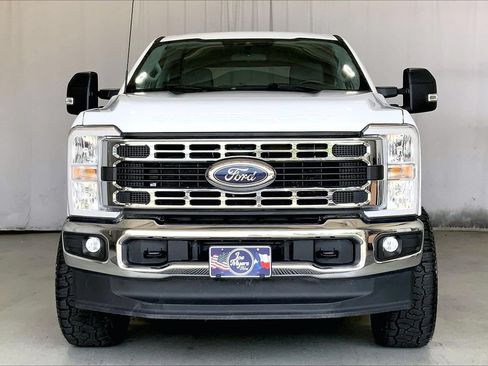 Used 2024 Ford F250 XLT w/ FX4 Off-Road Package AWD/4WD image 2