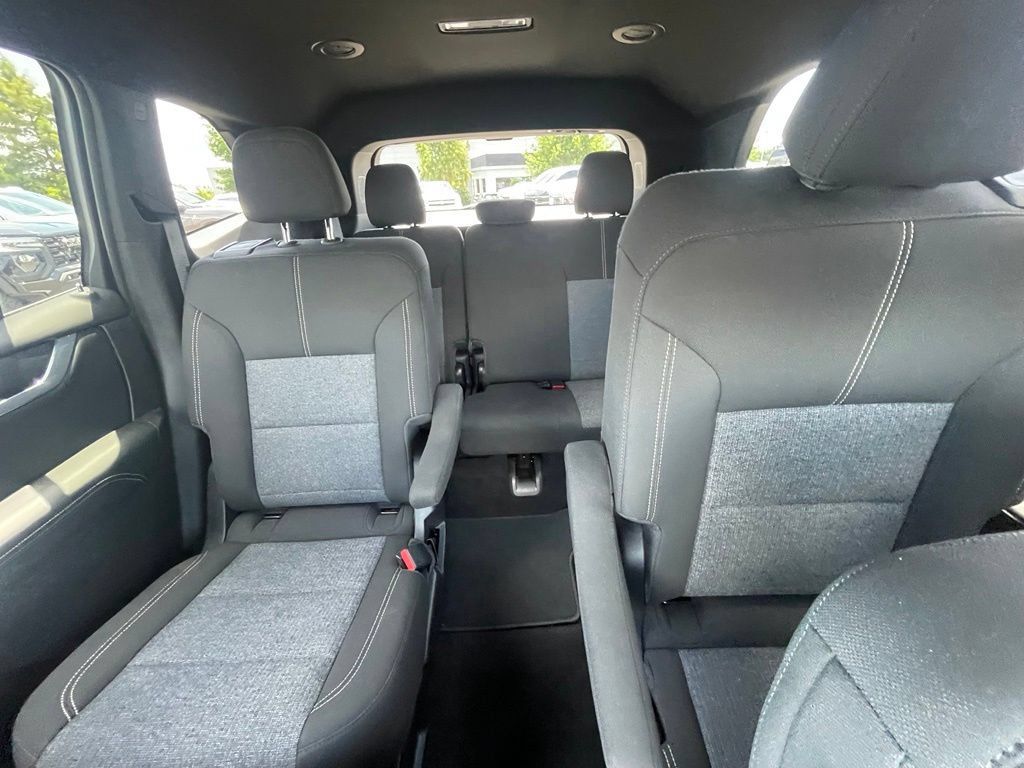 Used 2026 GMC Acadia Elevation FWD image 19