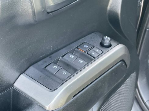 Used 2021 Toyota Tacoma SR5 RWD image 16
