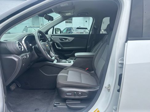 Used 2025 Chevrolet Blazer LT FWD image 28