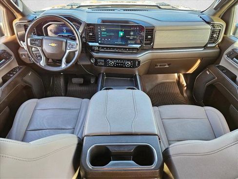 Used 2024 Chevrolet Silverado 2500 LTZ w/ LTZ Convenience Package image 15