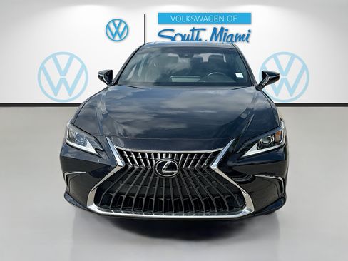 Used 2022 Lexus ES 350 w/ Premium Package FWD image 2