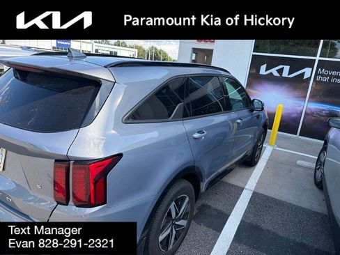 Used 2021 Kia Sorento S w/ Panoramic Sunroof Package FWD image 5