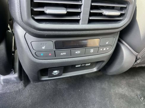 Used 2023 Honda Pilot Elite image 14