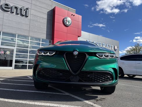 Used 2024 Alfa Romeo Tonale Veloce w/ Active Assist Package AWD/4WD image 4