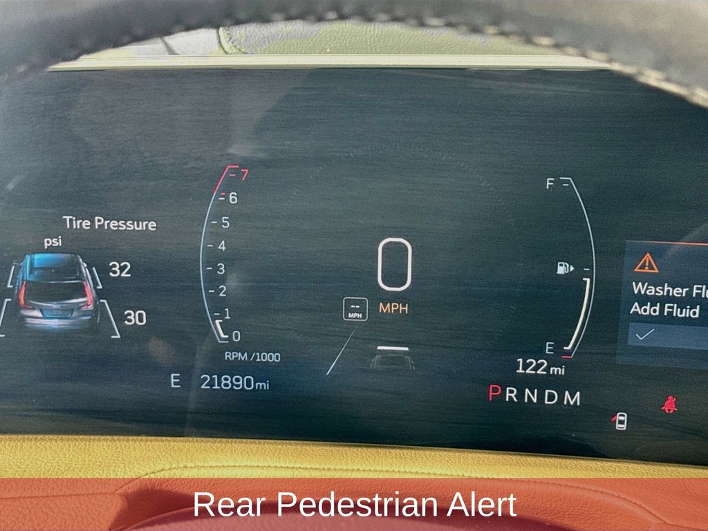 Used 2024 Cadillac XT4 Premium Luxury w/ Active Safety Package FWD image 15