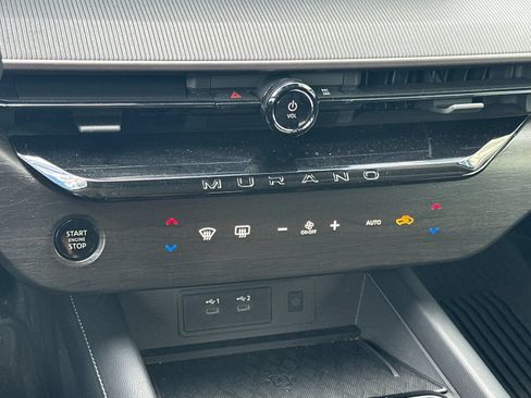 Used 2025 Nissan Murano SV AWD/4WD image 18