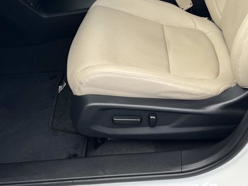 Certified 2019 Honda Clarity Touring image 17