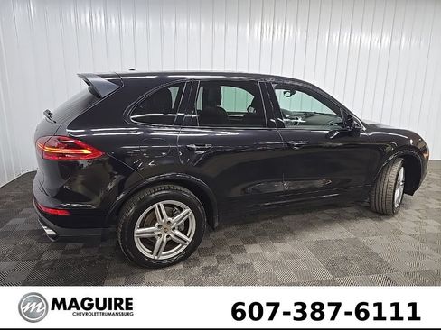 Used 2017 Porsche Cayenne Platinum Edition AWD/4WD image 3