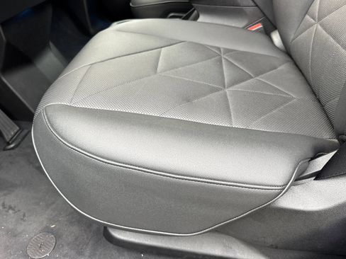 Used 2025 BMW iX xDrive50 image 15